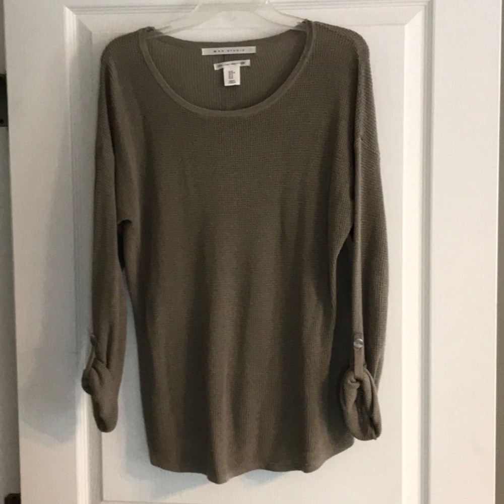 EUC Max Studio waffle knit top in olive green size medium